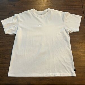 Nike Men’s Premium Essentials White Tshirt Size Medium